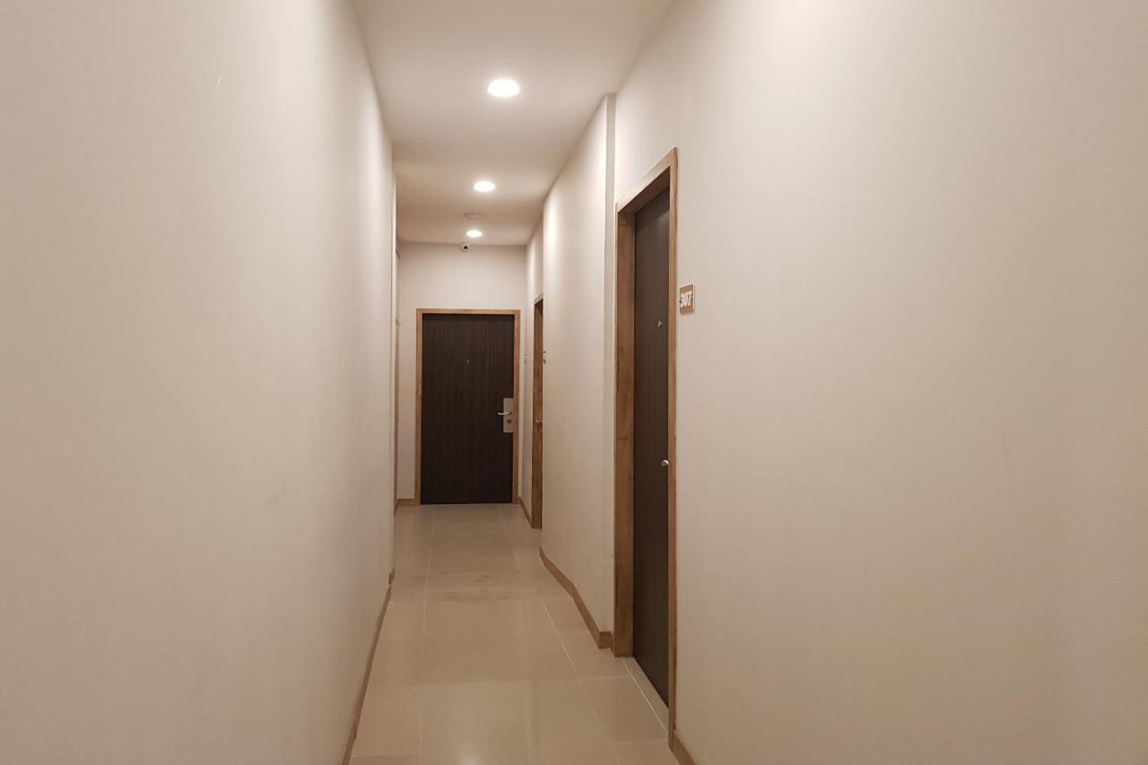 Oyo 90015 Platinum Guest House Medan Ngoại thất bức ảnh