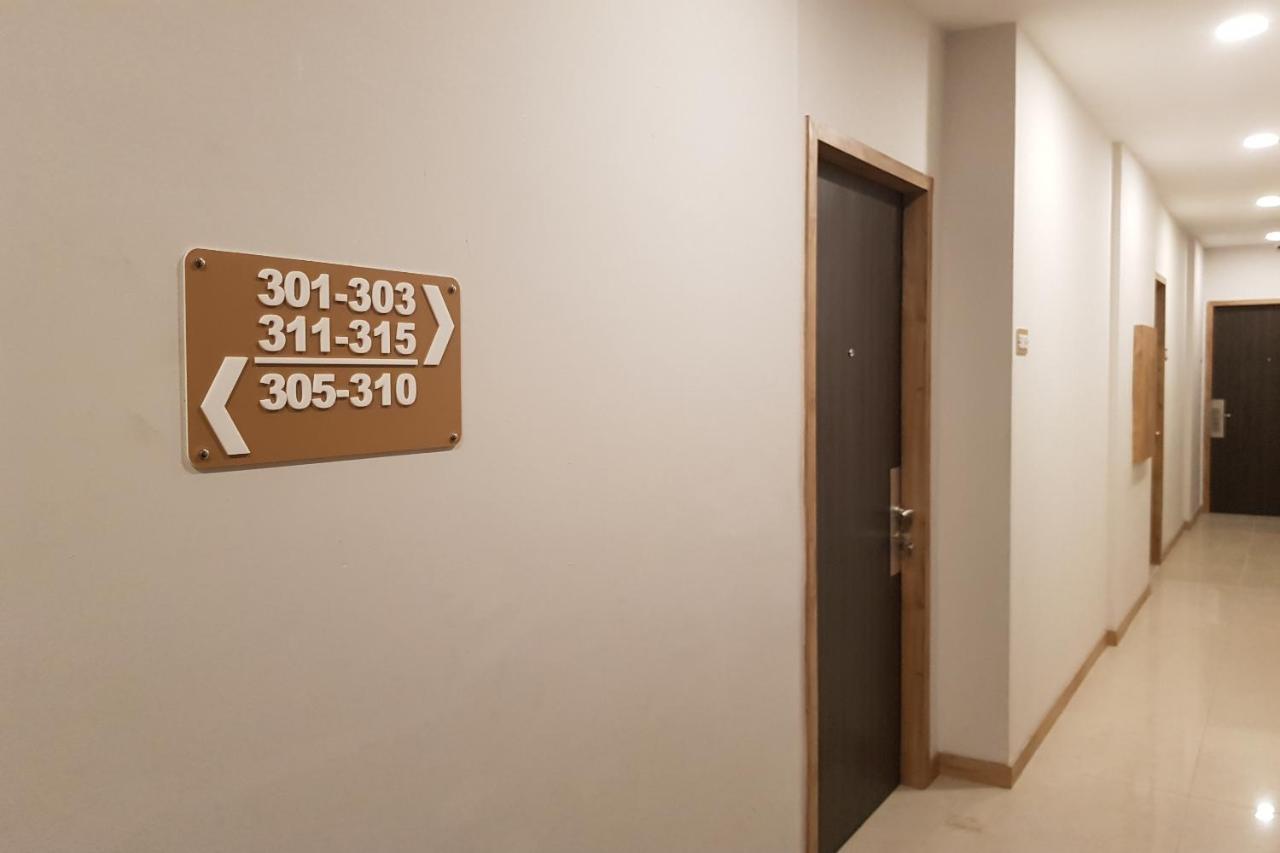 Oyo 90015 Platinum Guest House Medan Ngoại thất bức ảnh