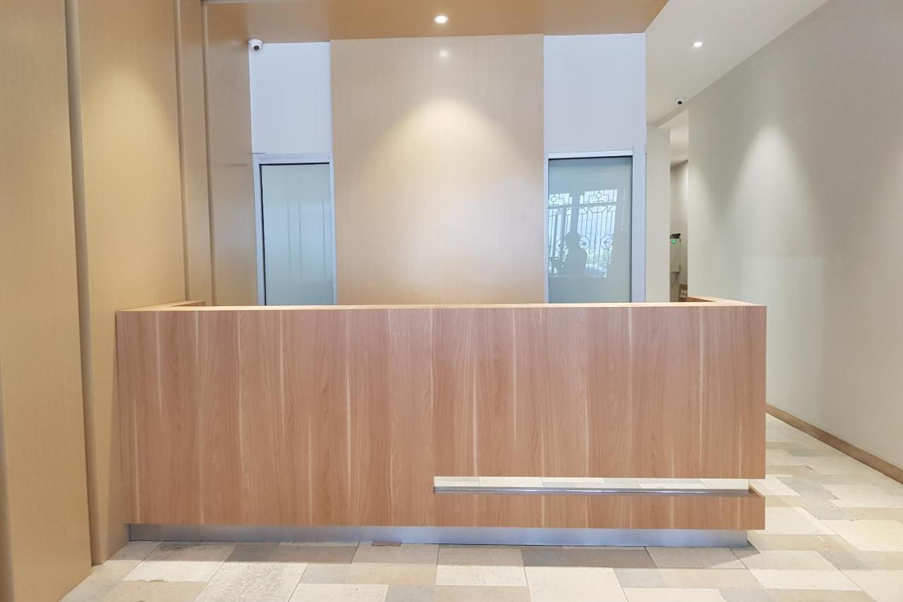 Oyo 90015 Platinum Guest House Medan Ngoại thất bức ảnh