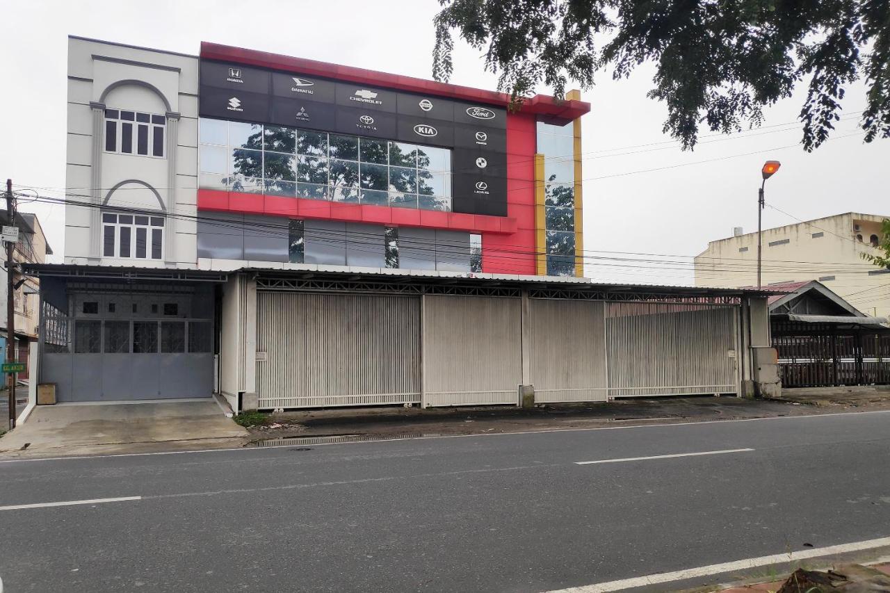 Oyo 90015 Platinum Guest House Medan Ngoại thất bức ảnh