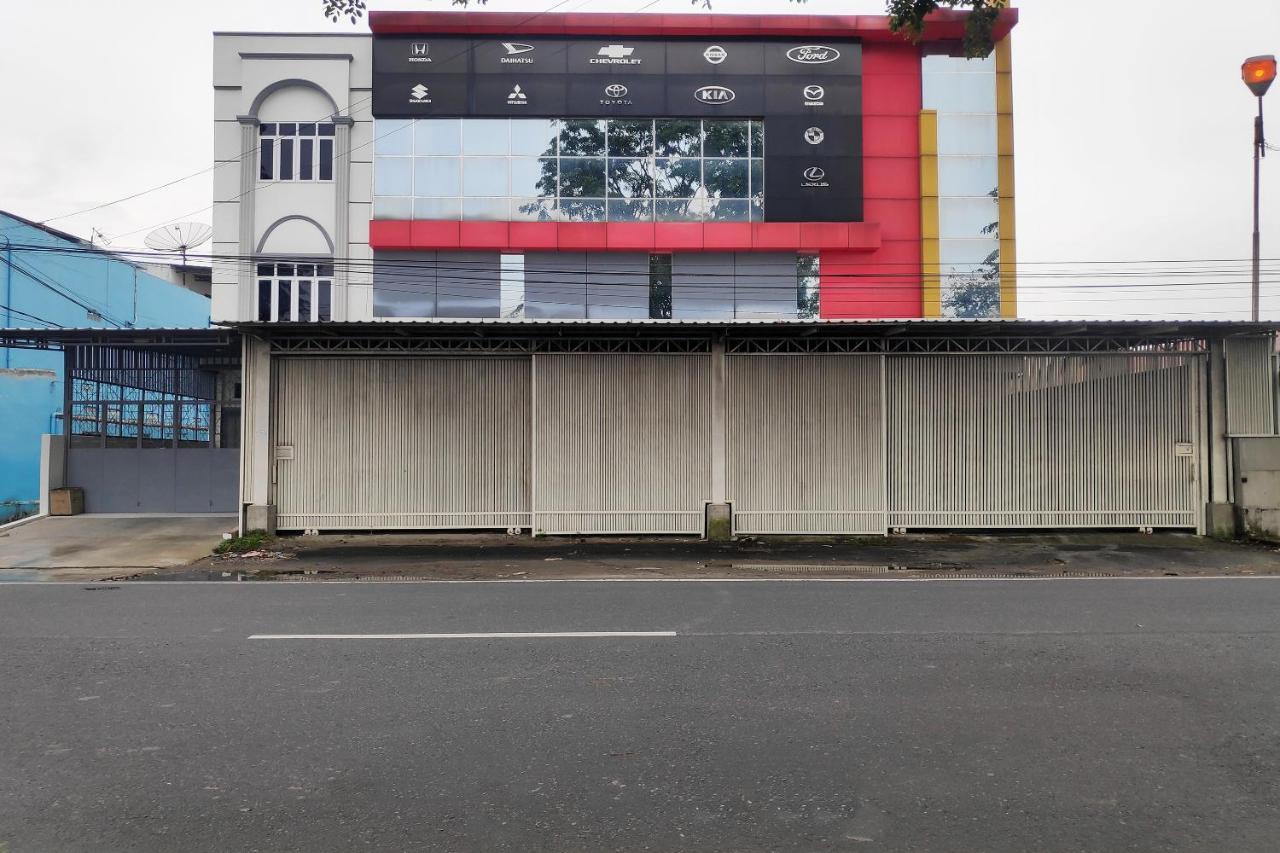 Oyo 90015 Platinum Guest House Medan Ngoại thất bức ảnh