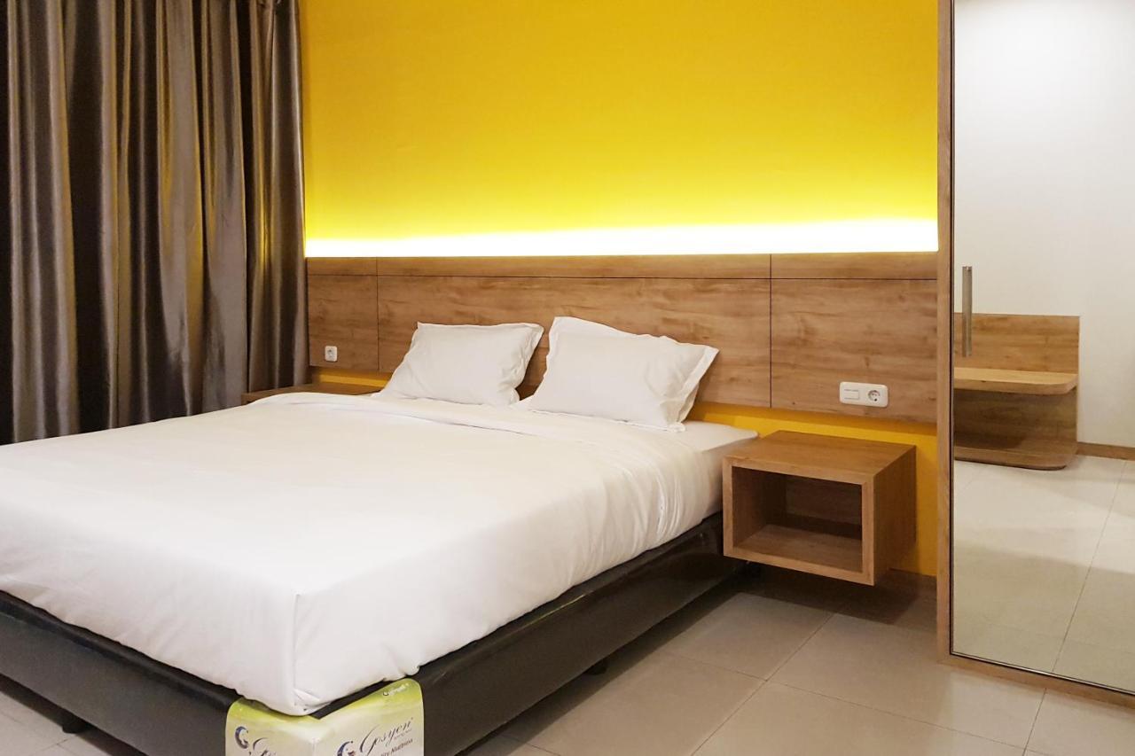Oyo 90015 Platinum Guest House Medan Ngoại thất bức ảnh